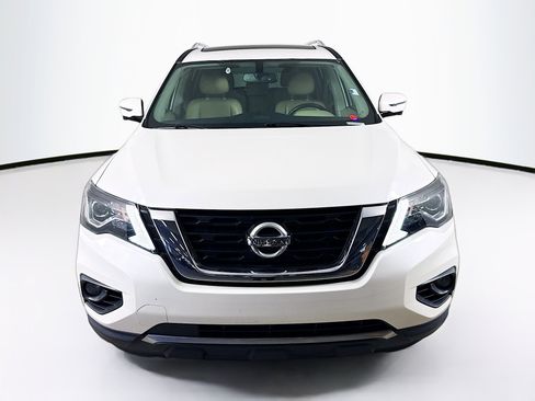 Used 2019 Nissan Pathfinder Platinum image 3