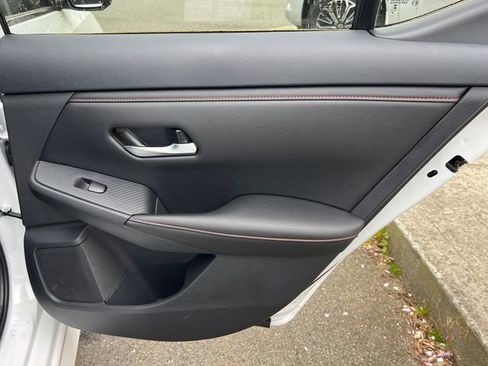 Used 2025 Nissan Sentra SR w/ SR Premium Package FWD image 27