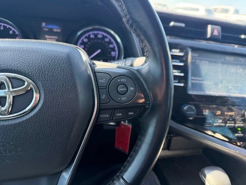 Used 2019 Toyota Camry SE w/ Carpet Mat Package FWD image 8