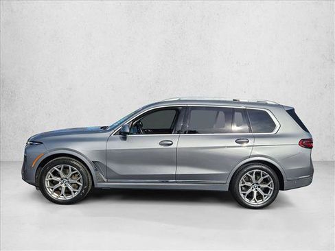 Used 2024 BMW X7 xDrive40i image 9
