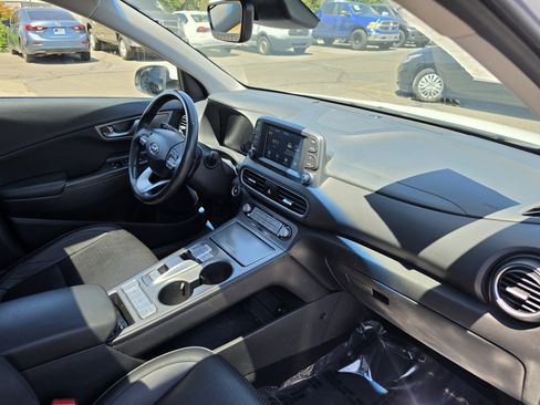 Used 2021 Hyundai Kona Limited w/ Cargo Package FWD image 19