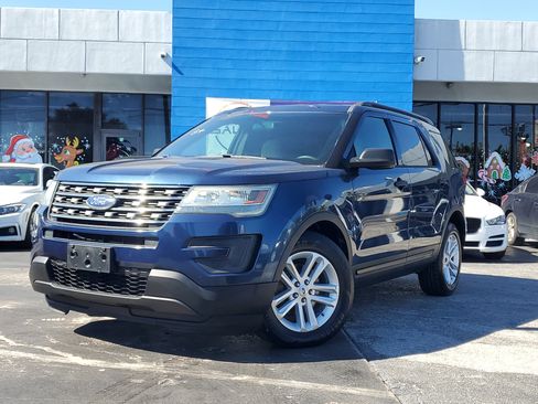 Used 2017 Ford Explorer FWD image 3