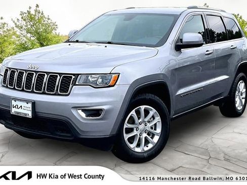 Used 2021 Jeep Grand Cherokee Laredo X AWD/4WD image 1