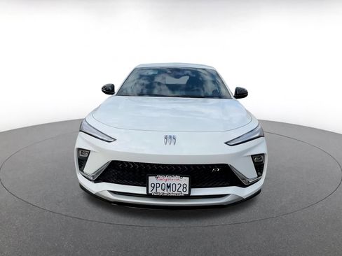 Used 2025 Buick Envista Sport Touring image 4