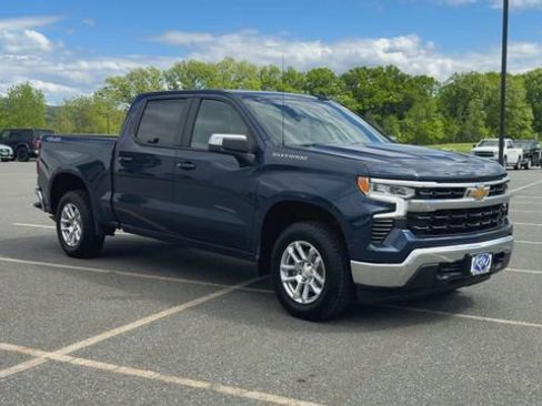 Used 2023 Chevrolet Silverado 1500 LT AWD/4WD image 2