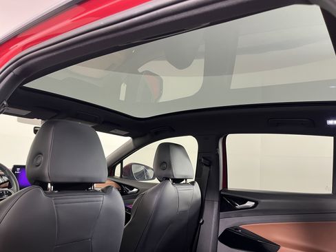 Used 2022 Volkswagen ID.4 Pro S w/ Gradient Package image 17