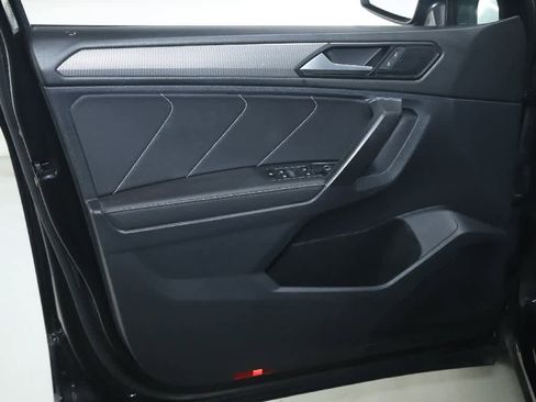 Certified 2022 Volkswagen Tiguan SE w/ Panoramic Sunroof Package image 16