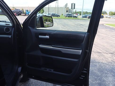 Used 2016 Toyota Tundra SR5 w/ SR5 Upgrade Package AWD/4WD image 22