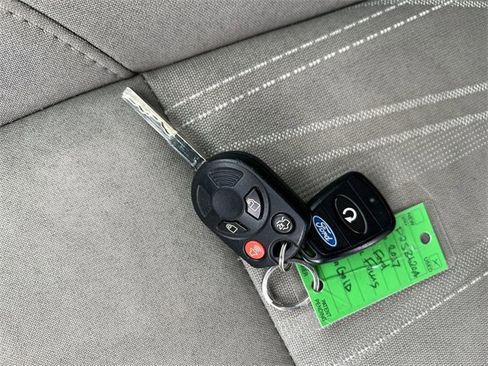 Used 2017 Ford Focus SE w/ Cold Weather Package image 25