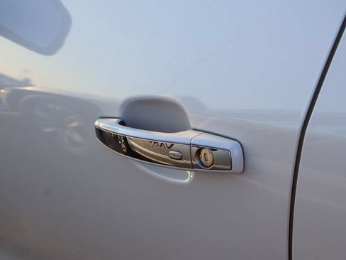 Used 2018 Buick Encore Essence FWD image 25