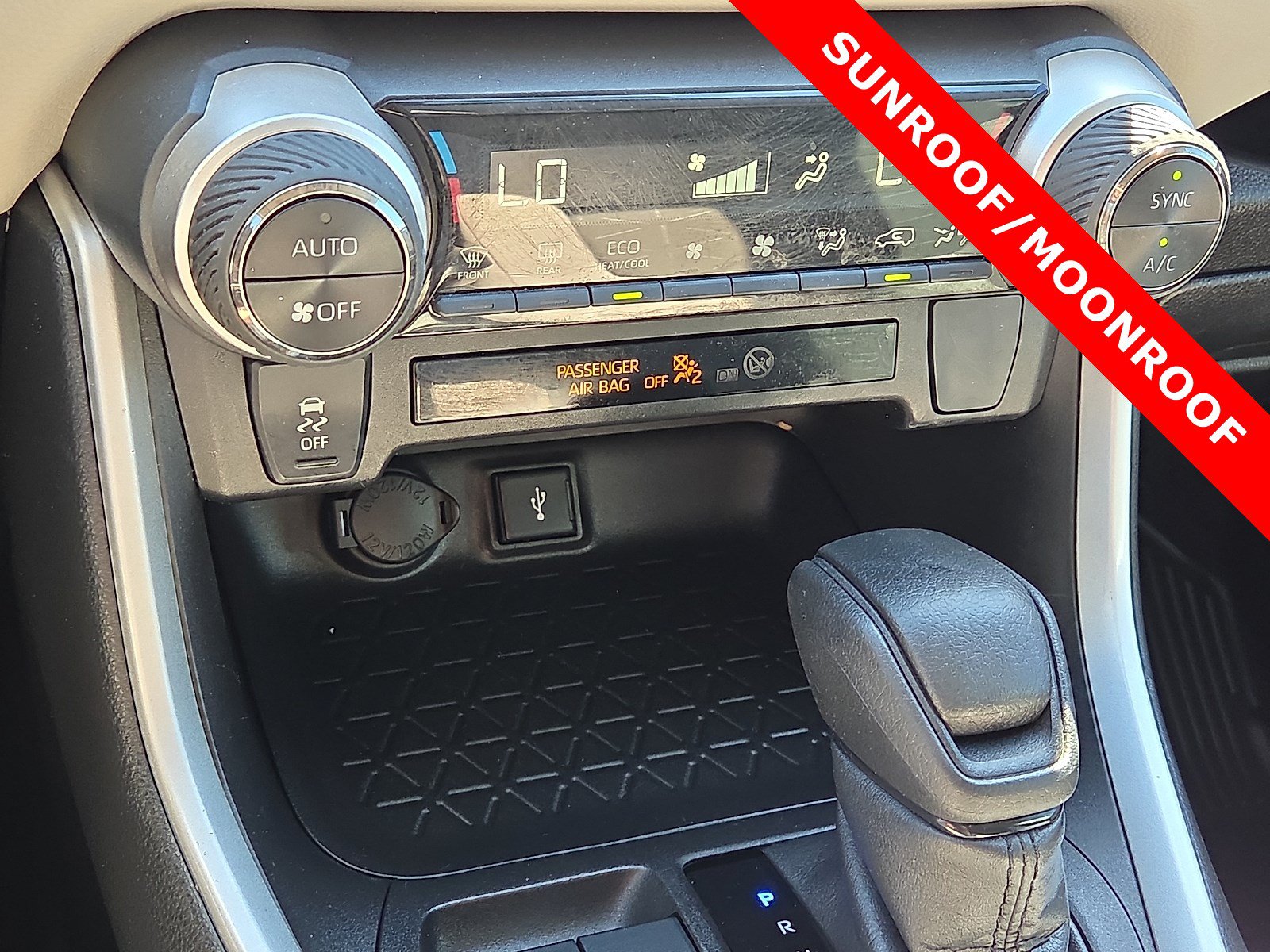 Used 2022 Toyota RAV4 XLE w/ Convenience Package AWD/4WD image 18