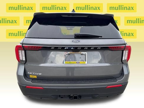 New 2026 Ford Explorer Active RWD image 13
