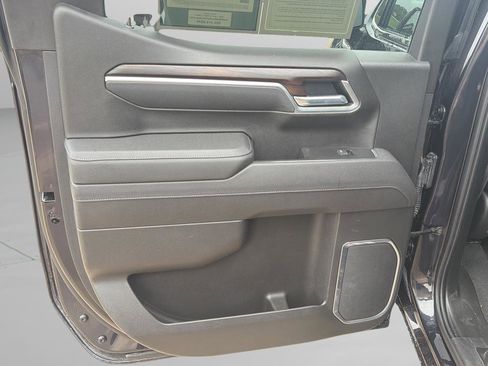 Used 2025 GMC Sierra 1500 SLT AWD/4WD image 14