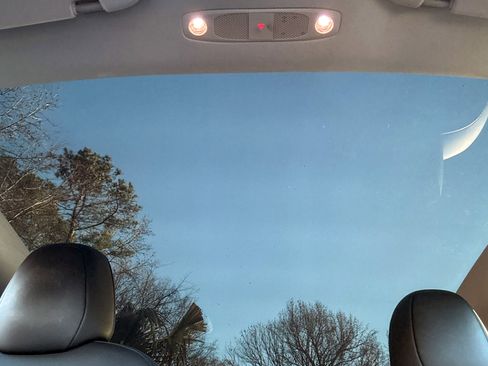 Used 2022 Tesla Model Y Performance image 25