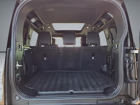 Used 2020 Land Rover Defender 110 X image 10