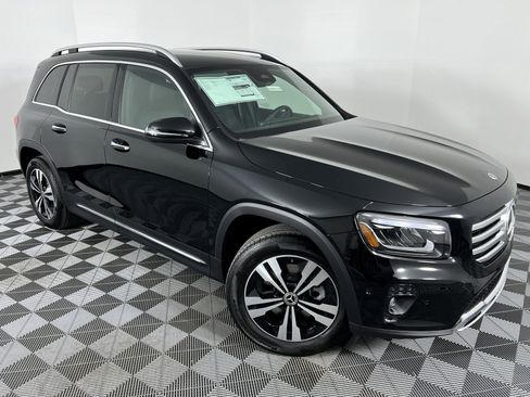 New 2025 Mercedes-Benz GLB 250 image 2