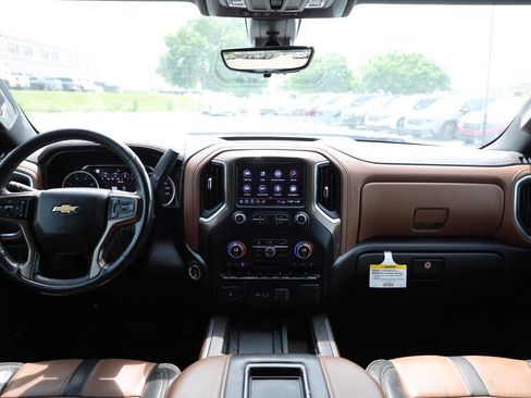 Used 2020 Chevrolet Silverado 3500 High Country w/ Technology Package AWD/4WD image 14
