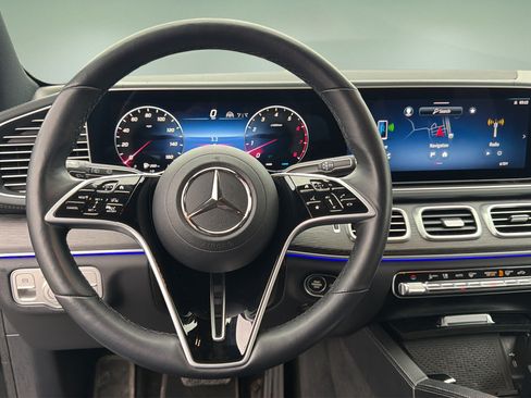 Used 2025 Mercedes-Benz GLS 450 4MATIC image 30