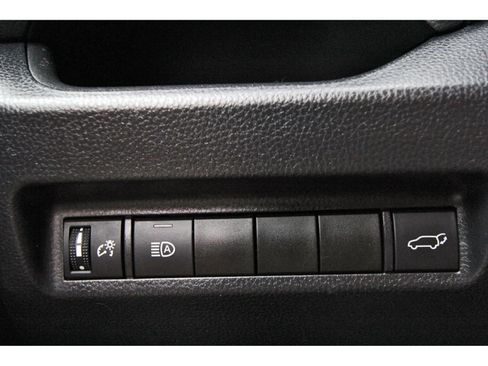 Used 2021 Toyota RAV4 XLE Premium FWD image 21