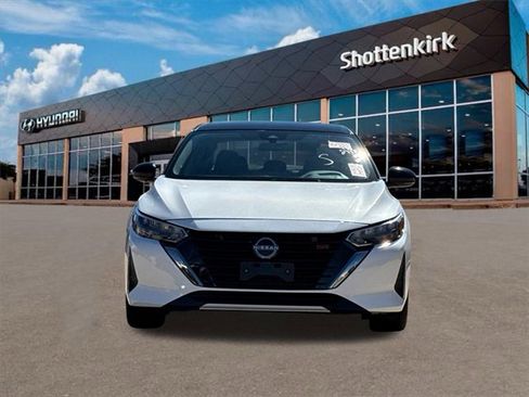 Used 2024 Nissan Sentra SR image 2