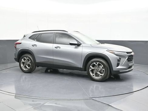 New 2026 Chevrolet Trax LT w/ Driver Confidence Package FWD image 13