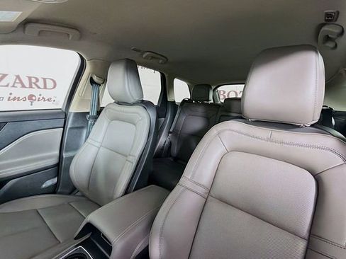 New 2026 Lincoln Corsair Premiere FWD image 24