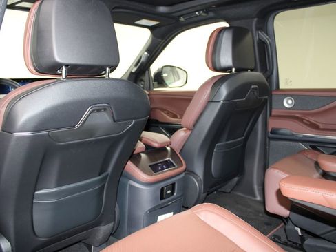 New 2026 Lincoln Navigator Reserve AWD/4WD image 27