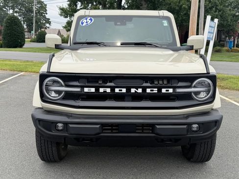 Used 2025 Ford Bronco Outer Banks AWD/4WD image 10