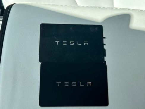 Used 2023 Tesla Model Y Performance image 42