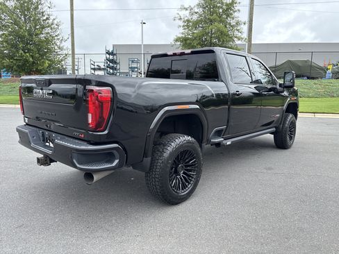 Used 2021 GMC Sierra 2500 AT4 w/ AT4 Premium Plus Package AWD/4WD image 9