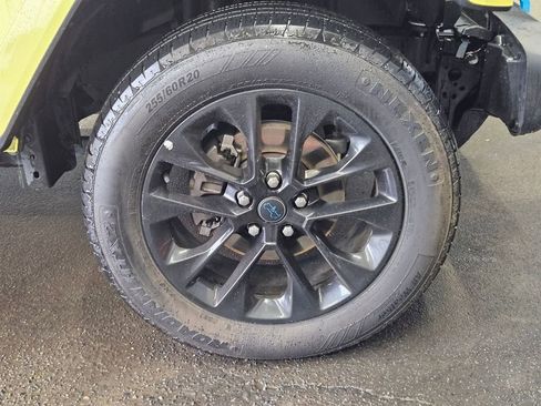 Used 2024 Jeep Wrangler Unlimited Sahara image 40