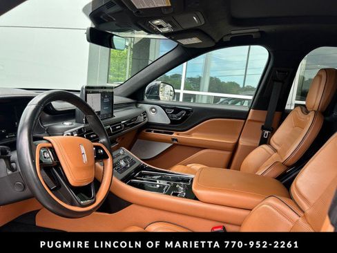 Used 2023 Lincoln Aviator Black Label w/ Class IV Trailer Tow Package AWD/4WD image 3
