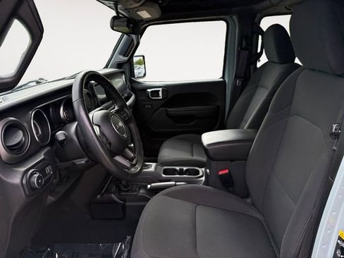 Used 2023 Jeep Wrangler Unlimited Sport AWD/4WD image 9