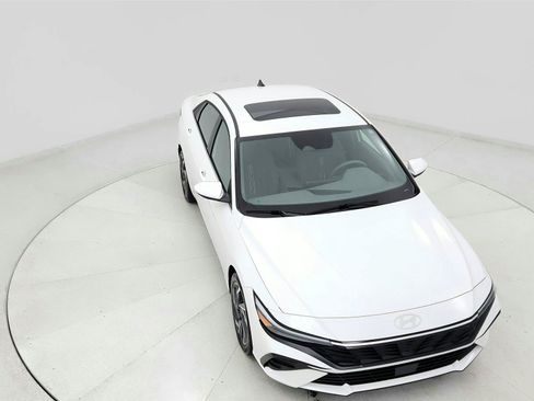 Used 2025 Hyundai Elantra SEL FWD image 20