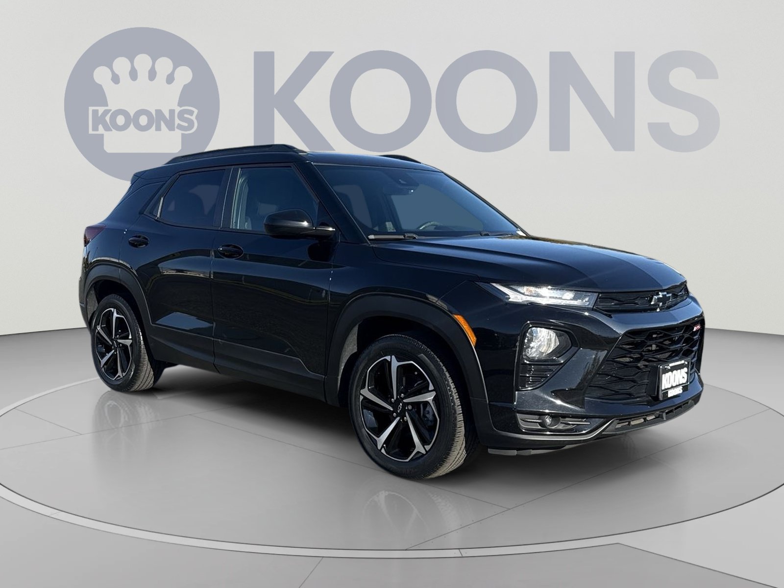 Used 2021 Chevrolet TrailBlazer RS w/ Sun and Liftgate Package AWD/4WD image 2