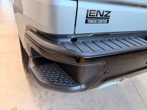 Used 2025 Chevrolet Silverado 1500 LT Trail Boss w/ LT Trail Boss Premium Package AWD/4WD image 15