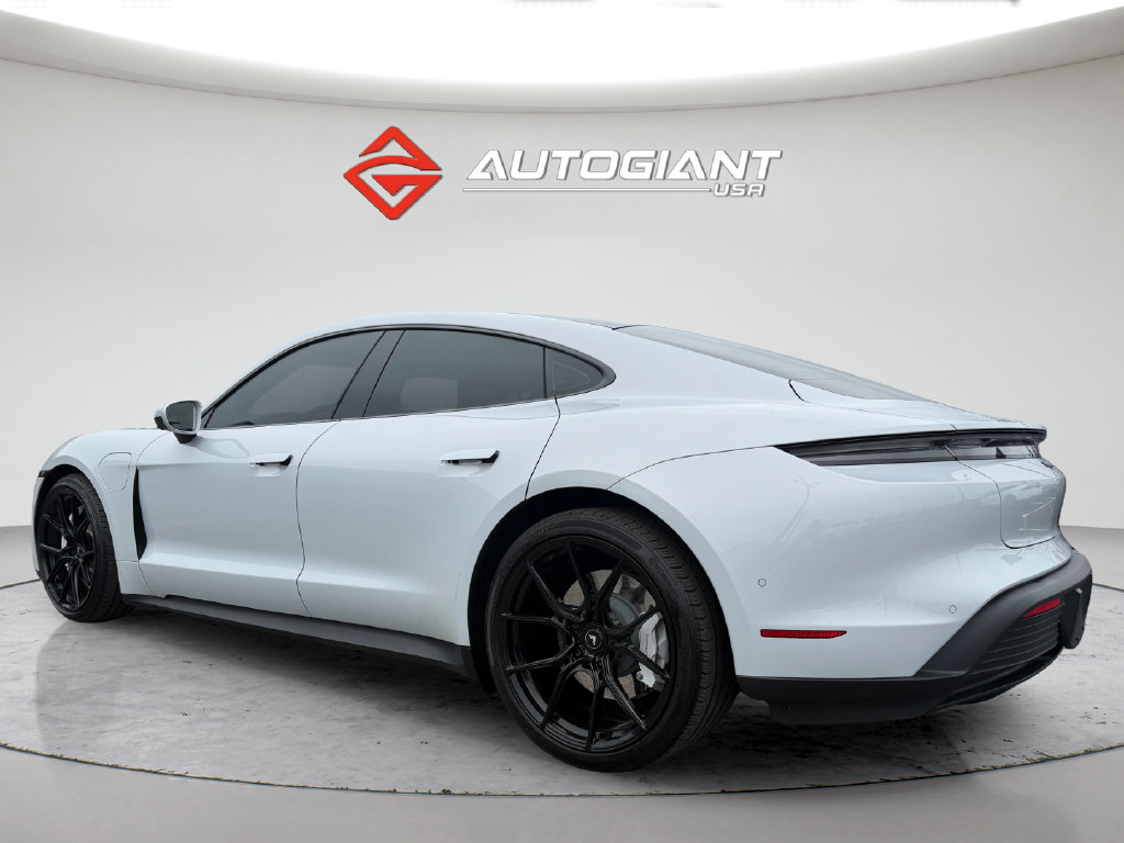 Used 2022 Porsche Taycan RWD image 3