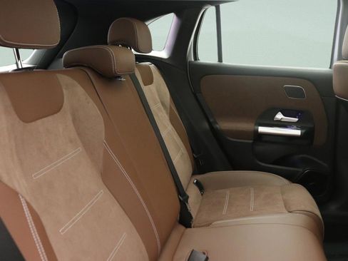 New 2026 Mercedes-Benz GLA 35 AMG 4MATIC image 8