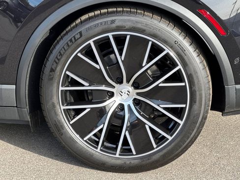 Used 2024 Porsche Macan 4 Electric image 46