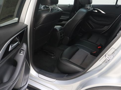 Used 2019 INFINITI QX30 w/ Navigation Package FWD image 30