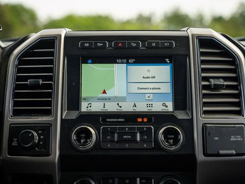 Certified 2019 Ford F250 Platinum w/ Platinum Ultimate Package AWD/4WD image 40