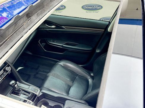 Used 2019 Honda Civic Touring image 25