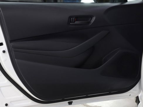 Used 2025 Toyota Corolla LE image 18