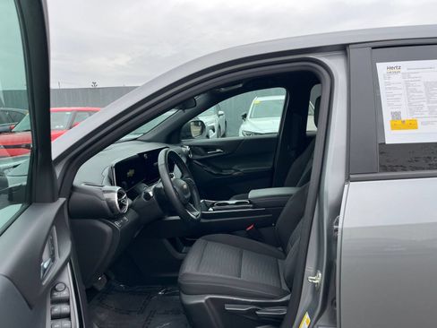 Used 2025 Chevrolet Equinox LT FWD image 27