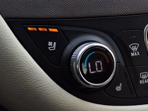 Used 2024 Chevrolet Malibu LT FWD image 23