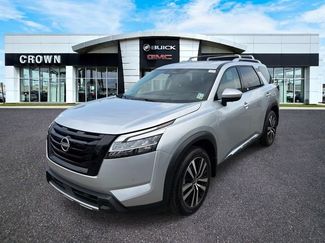 Used 2024 Nissan Pathfinder Platinum FWD video 1