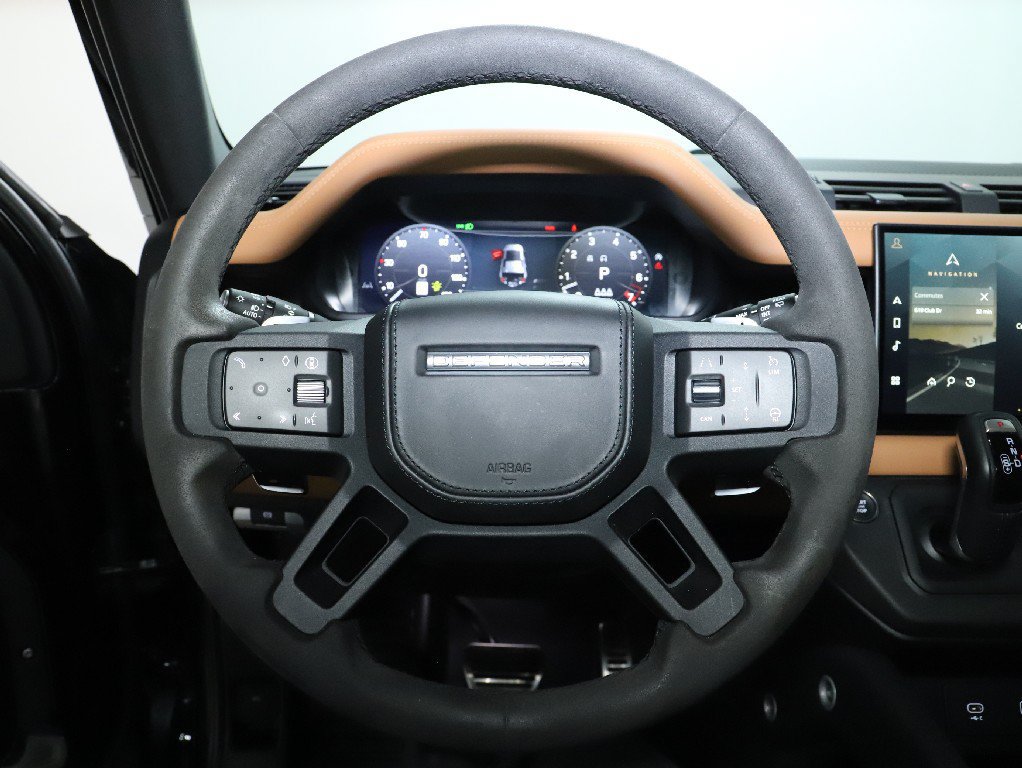 Certified 2024 Land Rover Defender 110 V8 AWD/4WD image 21
