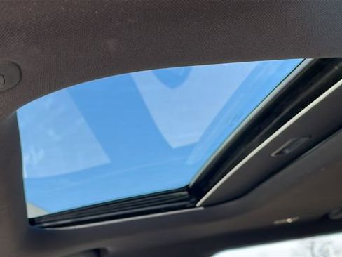 Used 2023 Jeep Grand Cherokee L Altitude image 11