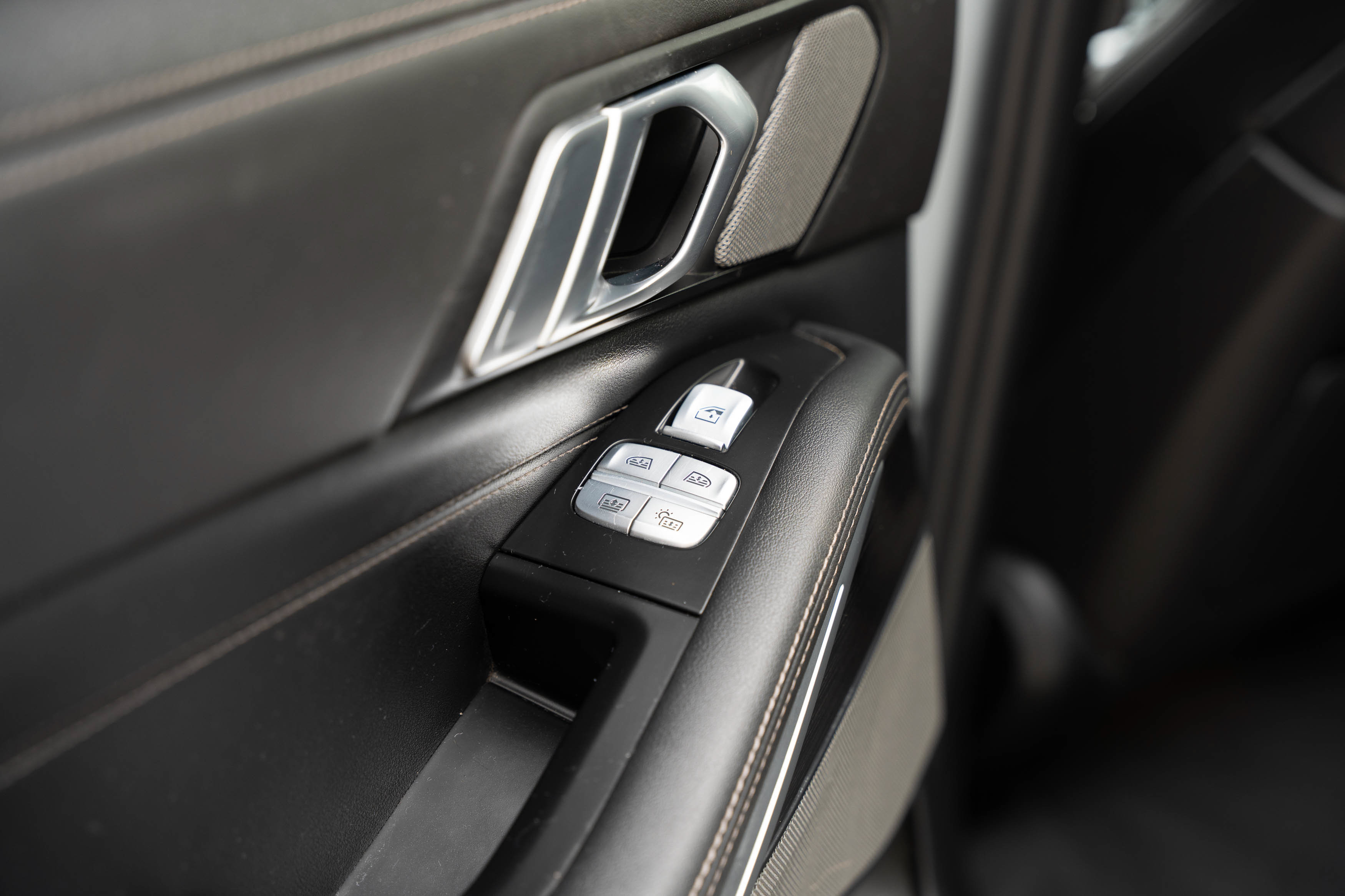 Used 2023 BMW X7 xDrive40i w/ M Sport Package AWD/4WD image 26