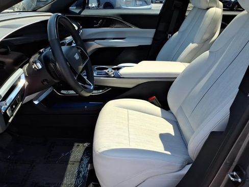 Used 2023 Cadillac Lyriq 2WD image 5